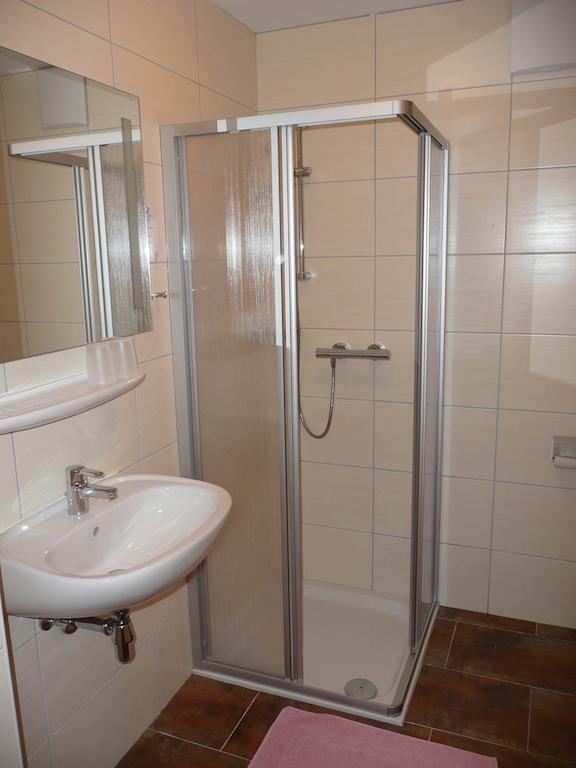 Gasthaus Pension Zur Nixe Steinbach am Attersee Room photo
